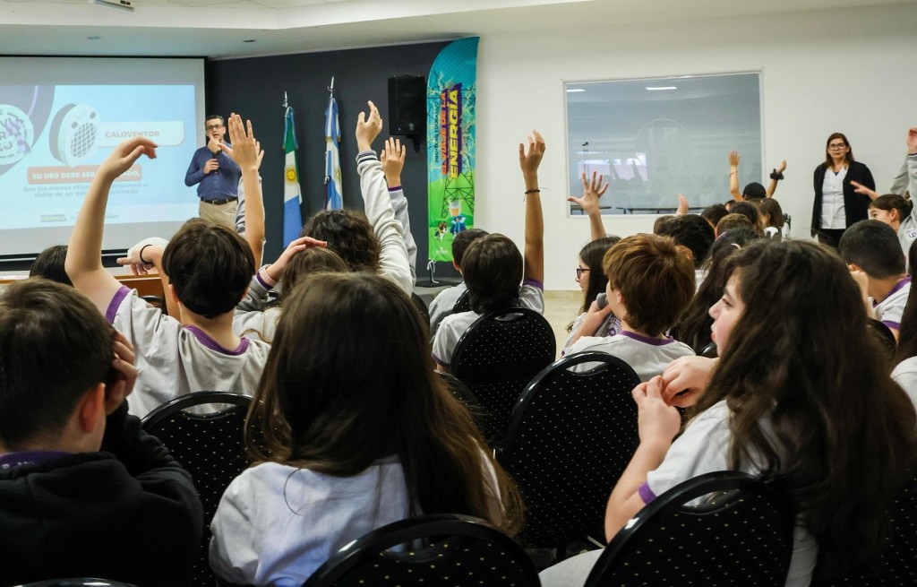“EL VIAJE DE LA ENERGÍA”, LA PROPUESTA EDUCATIVA DE SECHEEP LLEGÓ A LA UNIVERSIDAD POPULAR