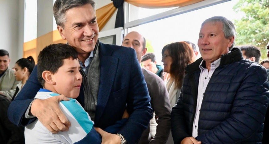 EL GOBERNADOR ZDERO ACOMPAÑÓ EL 87º ANIVERSARIO DE CIERVO PETISO 