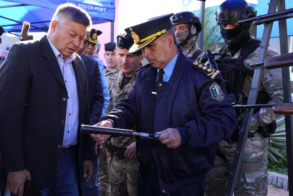 DESARMARON UN B&Uacute;NKER DELICTIVO: TRES DETENIDOS Y 11 ARMAS SECUESTRADAS