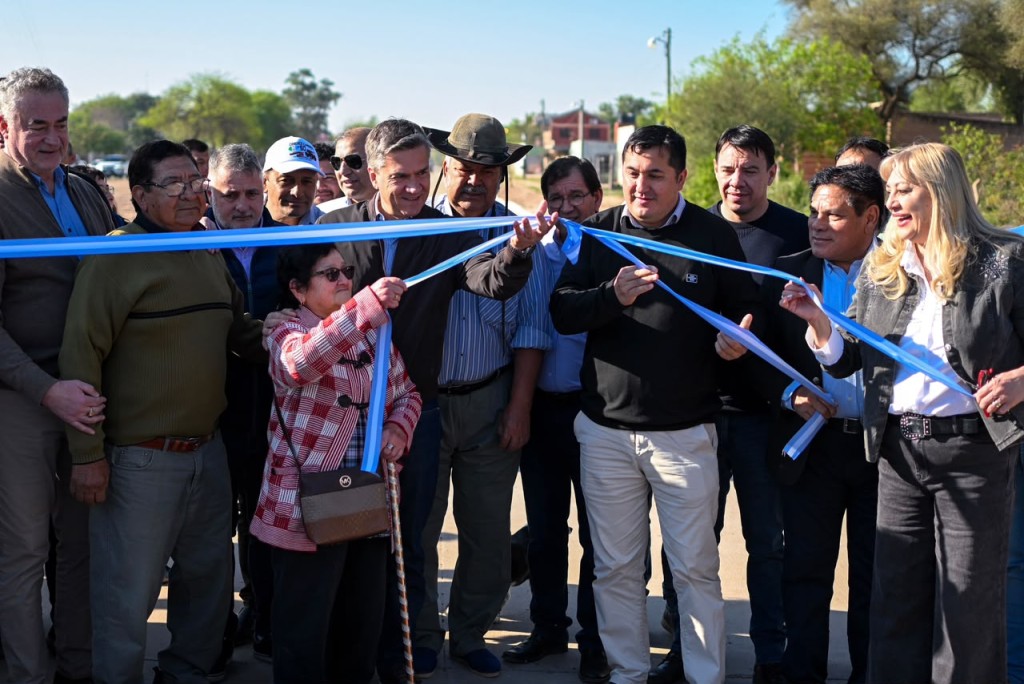 ZDERO INAUGUR&Oacute; EL ACCESO NORTE DE MIRAFLORES Y DESTAC&Oacute; EL AVANCE DE LA RUTA PROVINCIAL 9 HACIA LAS HACHERAS