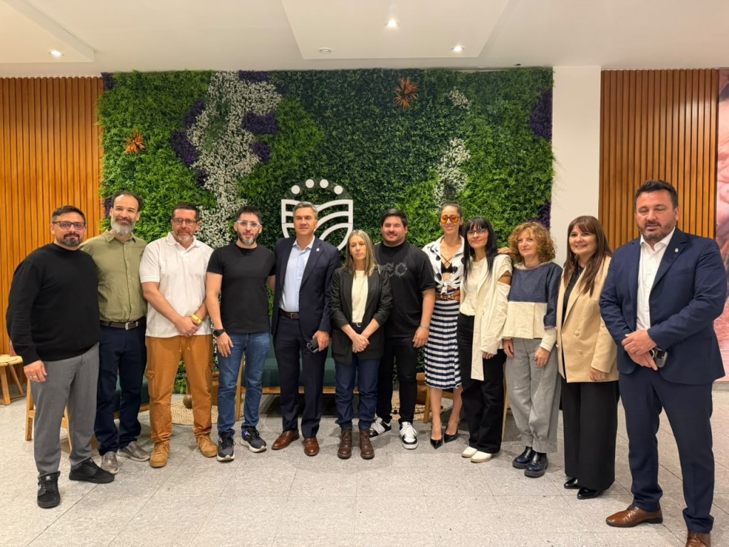 ZDERO ACOMPAÑÓ EN BUENOS AIRES A EMPRENDEDORES CHAQUEÑOS DISTINGUIDOS CON EL SELLO DE BUEN DISEÑO ARGENTINO