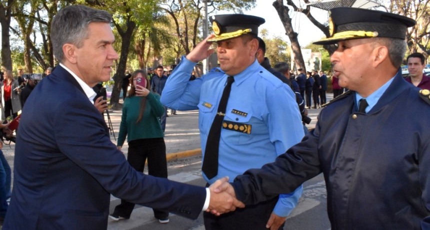 ZDERO ENTREG&Oacute; 10 VEH&Iacute;CULOS A LA POLIC&Iacute;A Y ANUNCI&Oacute; 30 NUEVAS UNIDADES PARA LOS PR&Oacute;XIMOS MESES
