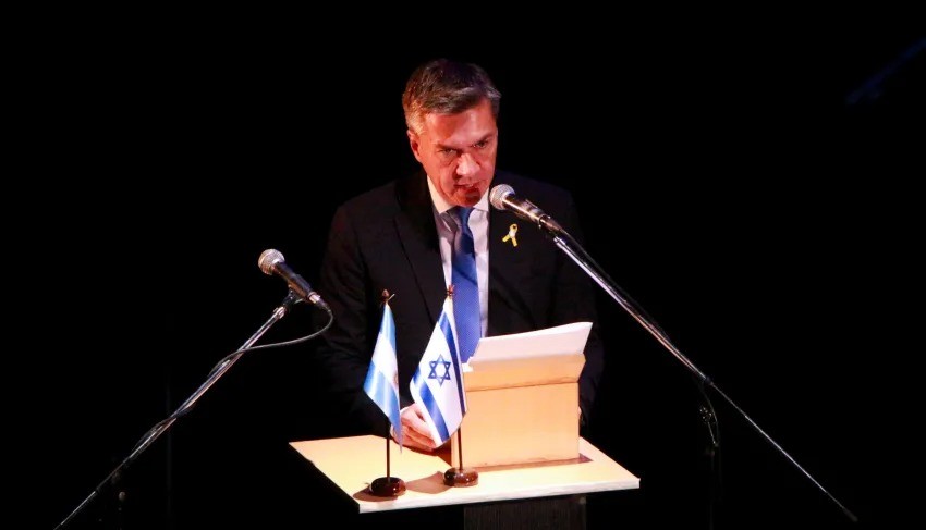  El gobernador Zdero acompañó el acto por el primer aniversario de la Masacre de Hamas en Israel