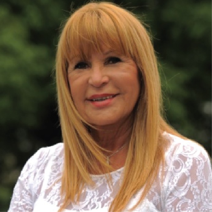 Accidente y vuelco que involucra a camioneta que es utilizada por la Ing. Aida Ayala