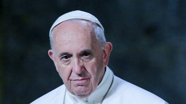 Francisco prohíbe la venta de "puchos" en el Vaticano