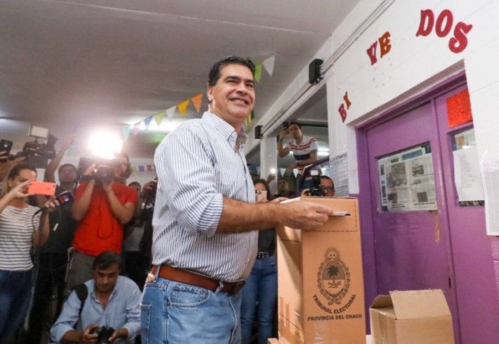 Jorge Capitanch emitió su voto temprano en la mañana
