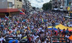 Marchas a favor y en contra de Maduro  invaden las calles de Caracas