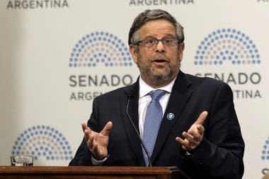 Renunció el Secretario de Salud Nacional, Adolfo Rubinstein