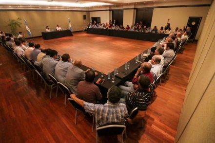 Capitanich se reunió hoy con los intendentes 