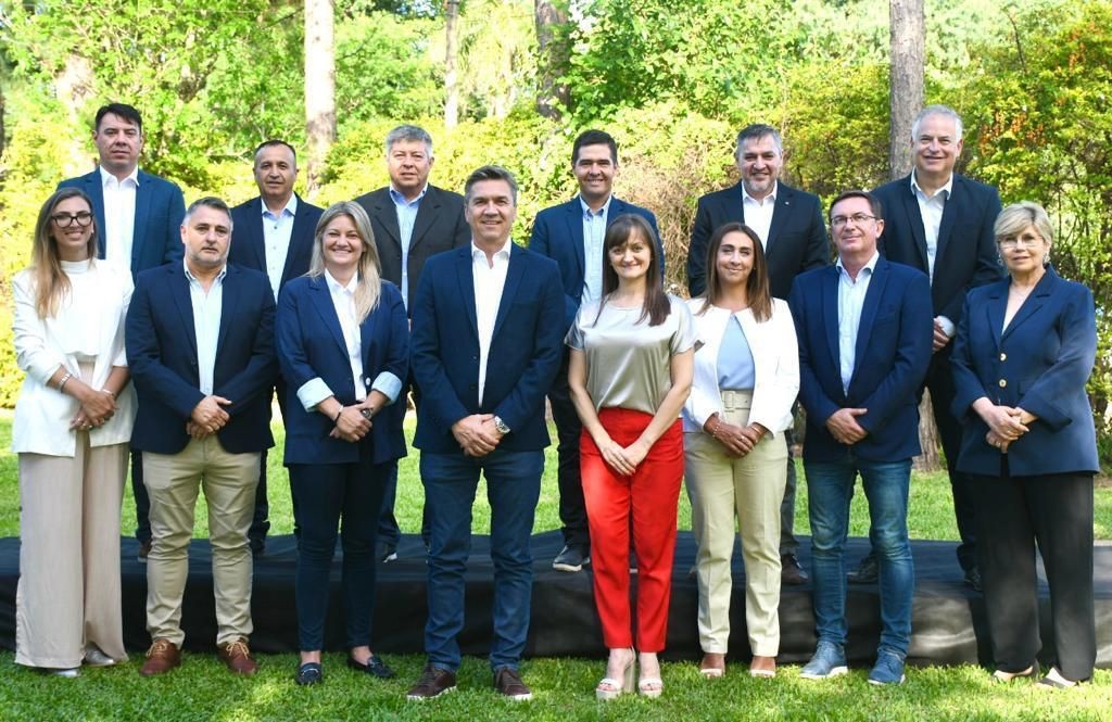 Zdero confirmó a su gabinete completo: quiénes son sus 8 ministros y el resto de funcionarios que lo acompañarán