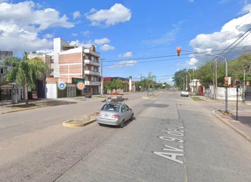 Inseguridad en Resistencia: lo atacaron a golpes para robarle la moto en plena avenida 9 de Julio