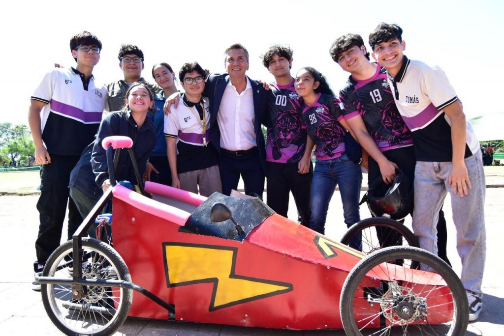 EL GOBERNADOR ZDERO ACOMPAÑÓ EL INICIO DE LA EXPO TEC Y AUTOTEC QUE REVALORIZA A LAS ESCUELAS TÉCNICAS