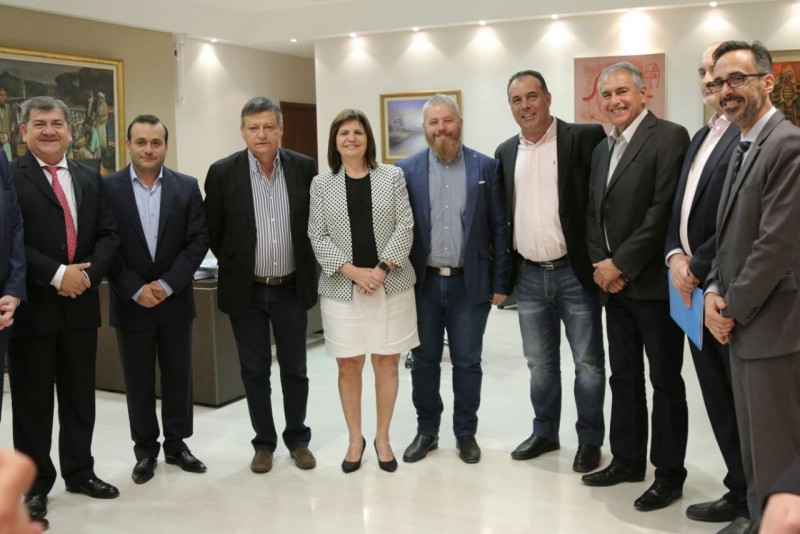 El Gobernador del Chaco junto a la Ministra de Seguridad de la Nación visitaron la sede remodelada en la que funciona el Servicio 911 y también las oficinas refaccionadas del CICRE.
