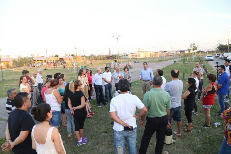 Capitanich firmó con vecinos un convenio de padrinazgo para la plazoleta del Barrio 130 Viviendas