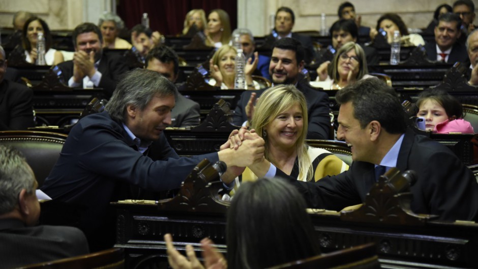 Juraron los 130 diputados electos y proclamaron al nuevo Presidente de la Cámara