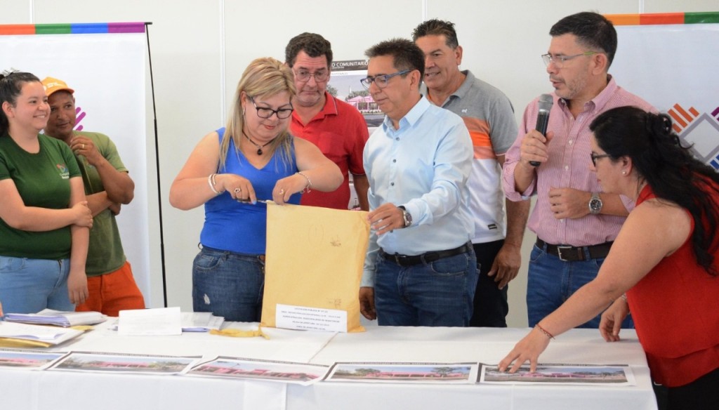 Gustavo Martínez avanza con la descentralización de  los servicios con nuevas obras en 6 centros comunitarios y delegaciones municipales de Resistencia