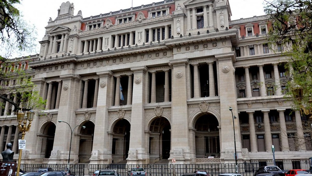 La CGT marcha a Tribunales para presentar amparos contra el DNU de Milei