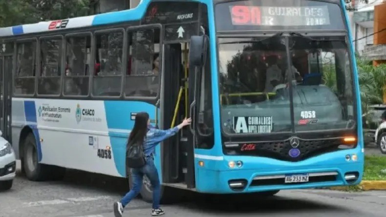 Colectivos: empresarios piden a la UTA pagar el aguinaldo en dos veces