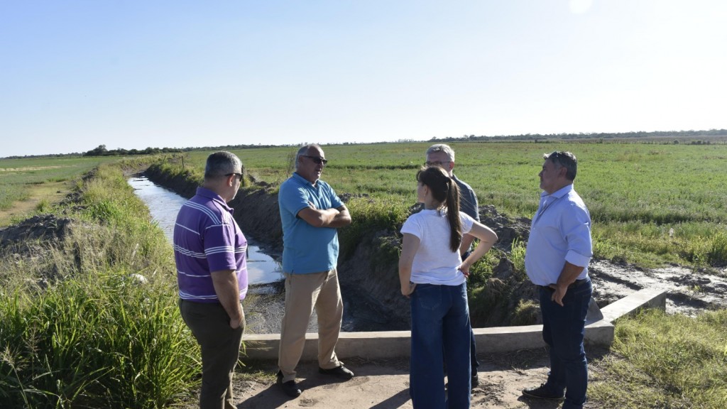 La vicegobernadora Schneider visitó Mesón de Fierro para fortalecer el vínculo con la comunidad y responder a sus necesidades