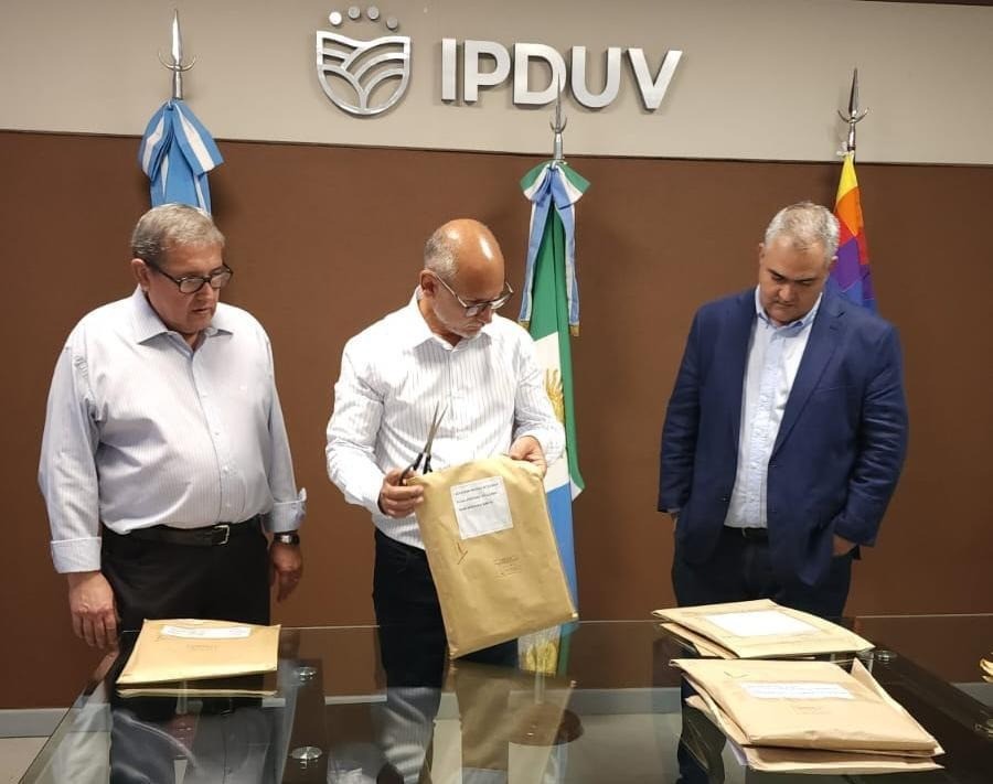 Se llevó a cabo la apertura de sobres para obras de infraestructura en viviendas de Quitilipi