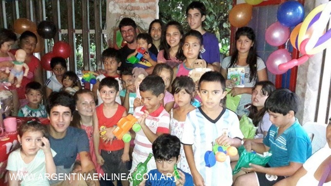 Oficina de la Juventud y fundaciones entregaron juguetes por el Día de Reyes