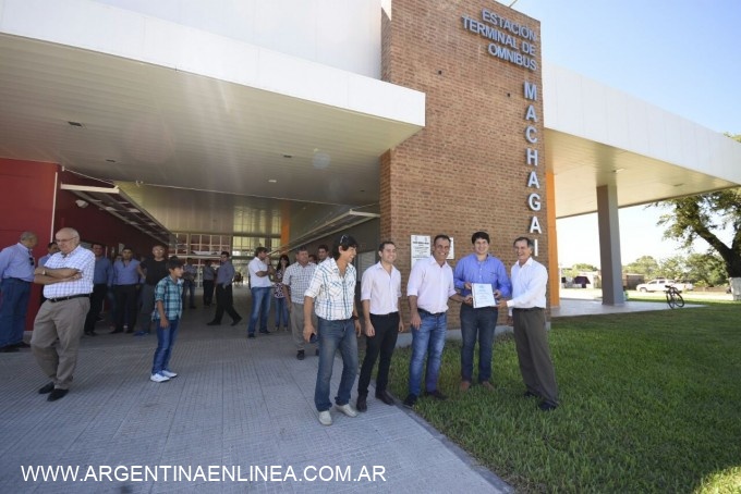 EL VICEGOBERNADOR INAUGURÓ LAS REFACCIONES DE LA TERMINAL DE MACHAGAI