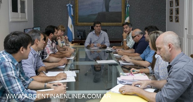 Capitanich y su gabinete analizaron metas y coordinaron acciones para las primeras audiencias públicas de 2017