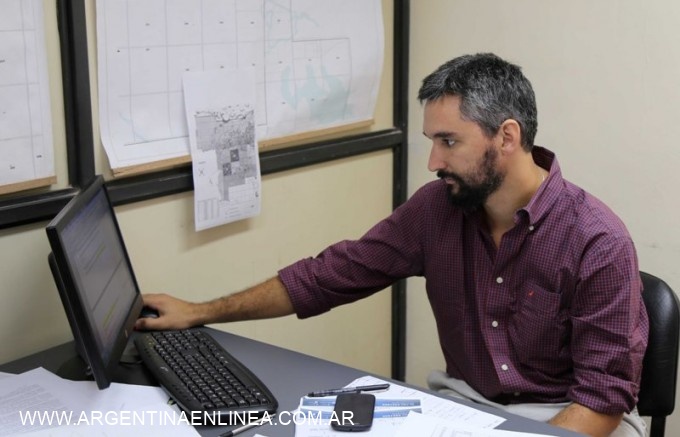 Agostini responde a Celada sobre la basura: “34 unidades en tres turnos por siete toneladas por unidad supera la cantidad diaria a recolectar”