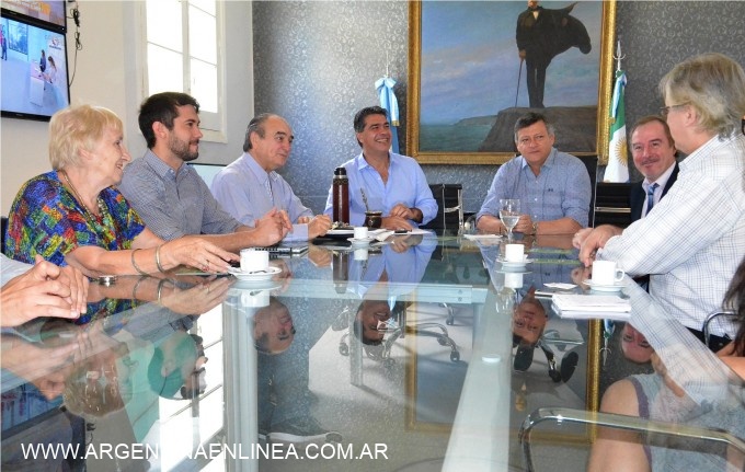 Festejos por el 2 de Febrero: Capitanich recibió a referentes de colectividades