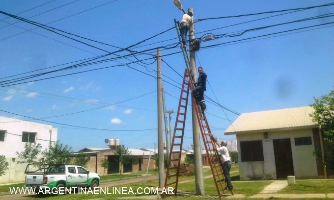 Resistencia Iluminada: trabajos de reparación del alumbrado público en la zona Norte de Resistencia