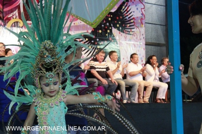 COLORES DE CARNAVAL: PUERTO VILELAS COMENZÓ LOS FESTEJOS PARA TODA LA FAMILIA Y LIBRES DE ALCOHOL