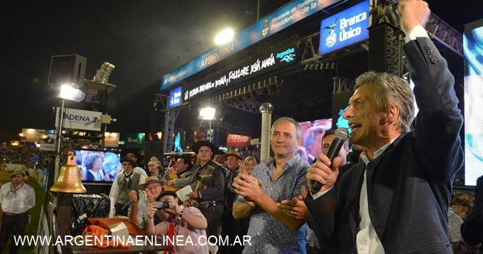 Macri inauguró gasoducto en Córdoba y se animó a payar