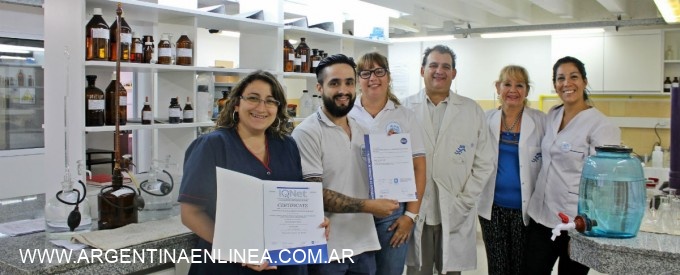 OTORGARON LA RECERTIFICACIÓN ISO 9001 AL LABORATORIO DE LA APA