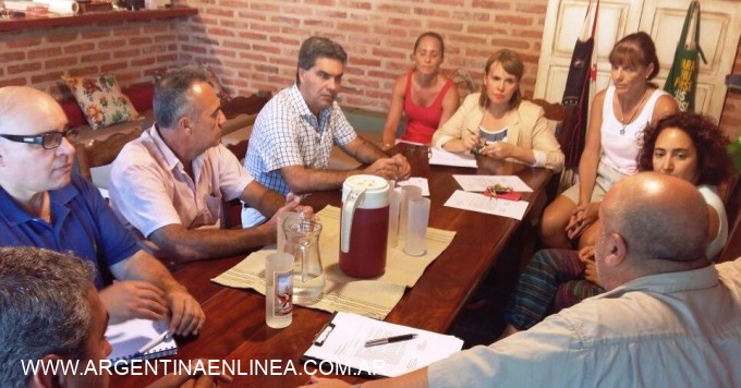 Capitanich y las comisiones vecinales de Villa Camila y Villa Fabiana Sur coordinaron una agenda de trabajo conjunta