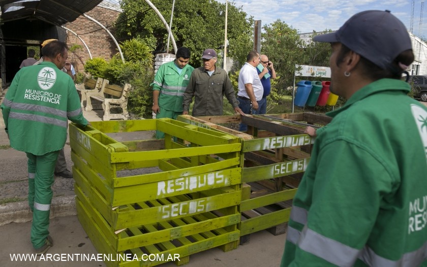 Reciclado y seguridad ambiental: el municipio presentó los “eco-contenedores”