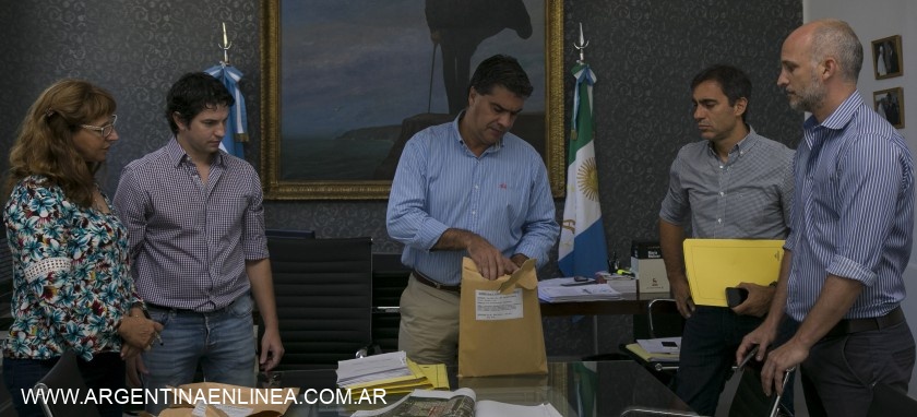 El municipio abrió sobres de licitación para la pavimentación de la Isaías y más calles de los barrios Vial y 300 Viviendas