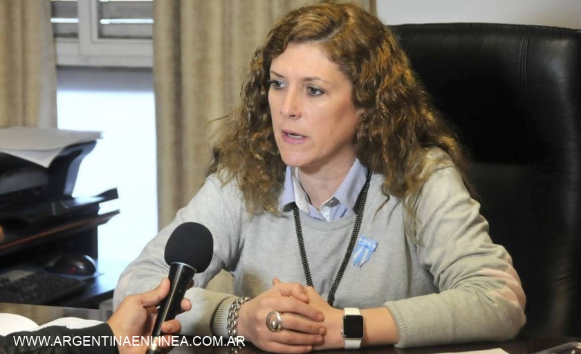 SALUD ARBITRA LOS MEDIOS PARA CONSEGUIR UNA SILLA POSTURAL Y UN ASPIRADOS A NIÑA CON DISCAPACIDAD