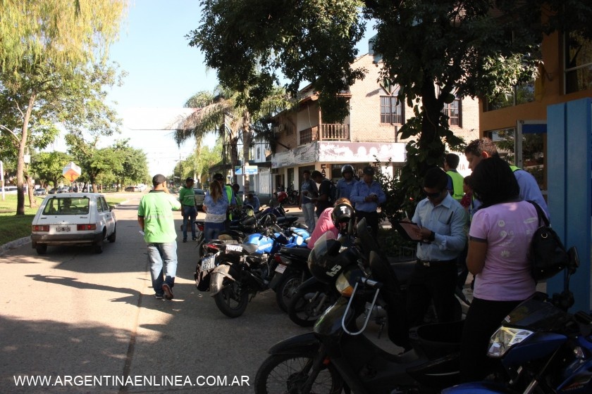 La municipalidad informa que conducir una moto sin casco es motivo de retención y traslado al corralón