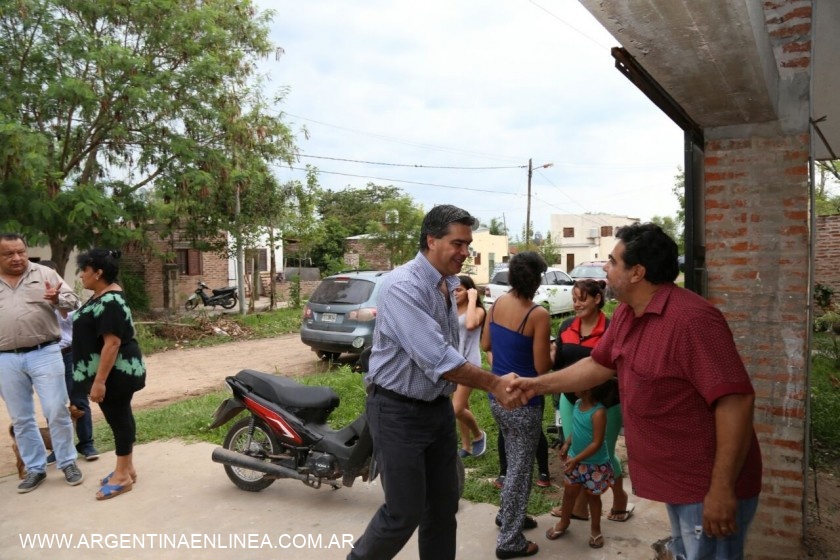 Capitanich recorrió villa Palermo y recogió planteos de los vecinos