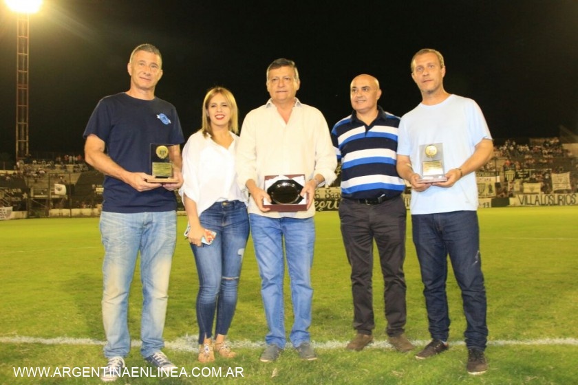 EL GOBERNADOR INAUGURÓ EL NUEVO SISTEMA LUMÍNICO DEL CLUB CHACO FOR EVER