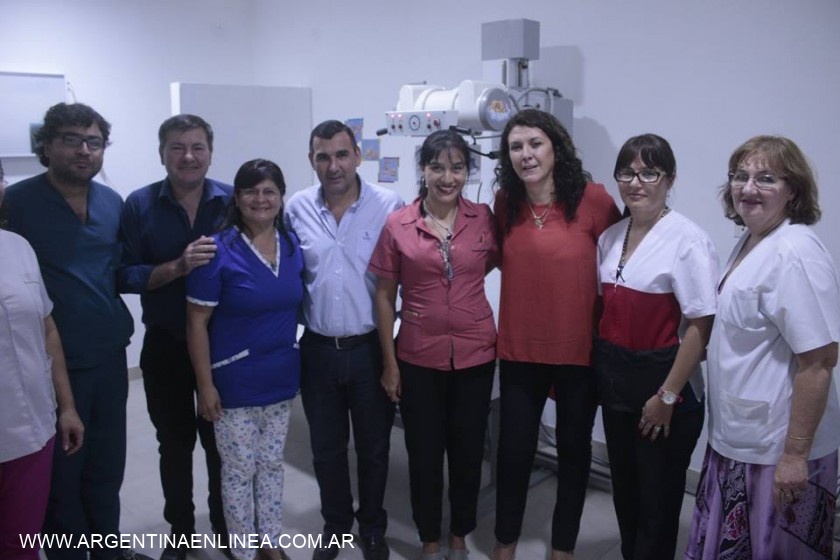 CRESPO INAUGURÓ UNA SALA DE RAYOS X EN EL CENTRO DE SALUD DEL BARRIO GUIRALDES