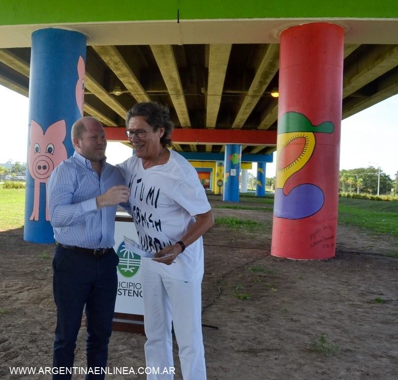 INAUGURACION CON LA PRESENCIA DEL INTENDENTE CAPITANICH CHAPO VALORÓ EL APORTE A LA CIUDAD DE LOS ARTISTAS QUE INTERVINIERON LAS COLUMNAS DEL VIADUCTO DE LA AV. SARMIENTO