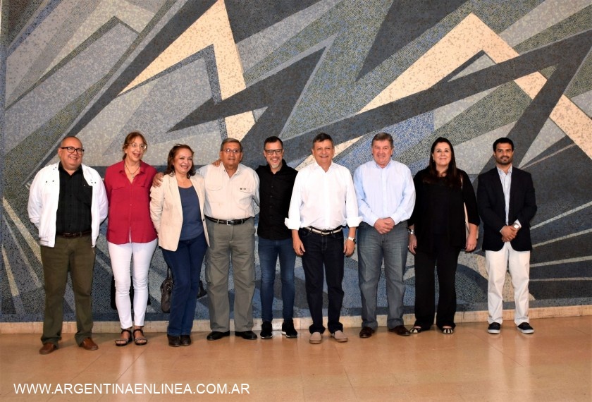 ANALIZAN LA DECLARACIÓN DE PATRIMONIO CULTURAL DEL MURAL "EMPUJE", UBICADO EN CASA DE GOBIERNO