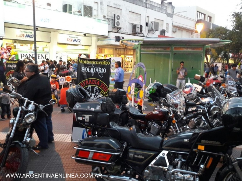 Campaña de Educación Vial: Motoqueros incentivaron el uso del casco obligatorio