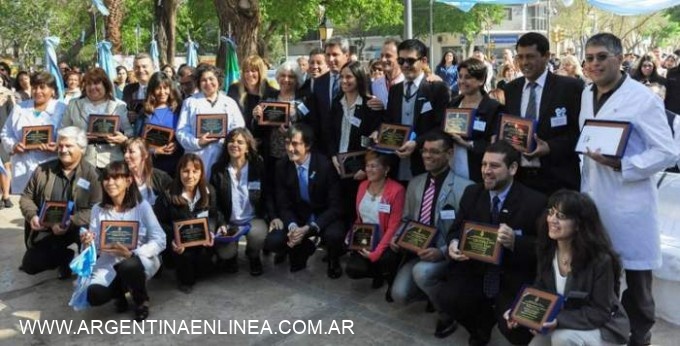 Ricardo Velázquez, maestro chaqueño reconocido entre los representantes de cada provincia