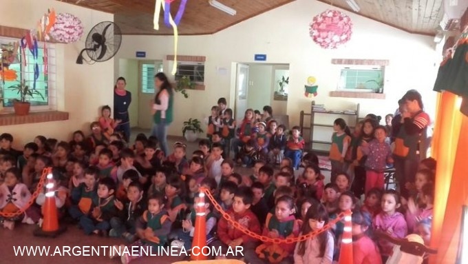 Colonia Benítez recibe en su jardín a la Escuelita Vial de la Caminera