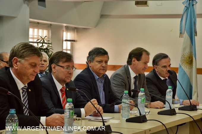 Peppo junto a gobernadores avanzan en propuestas para lograr equidad en el presupuesto 2017