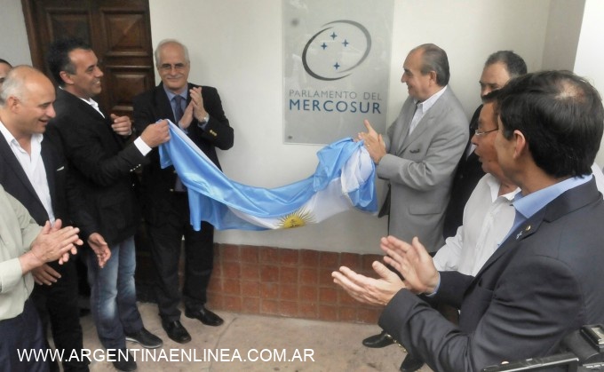 EN LA INAUGURACIÓN SEDE DEL PARLASUR EL VICEGOBERNADOR DESTACÓ LA INTEGRACIÓN REGIONAL DE LOS PAISES