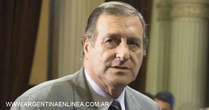 Se infartó el senador Ángel Rozas