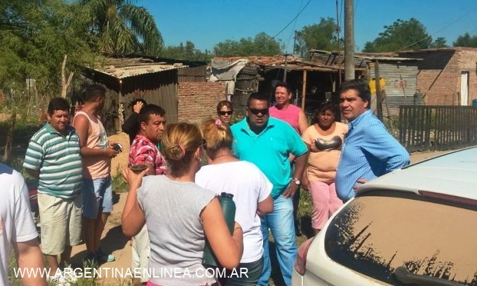 Capitanich recorrió barrios y acordó una agenda de trabajo conjunta con los vecinos